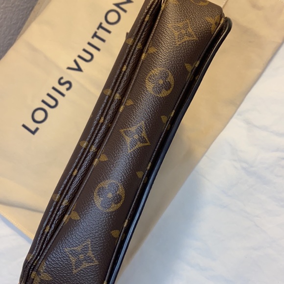 Louis Vuitton Pochette Métis - Picture 8 of 9